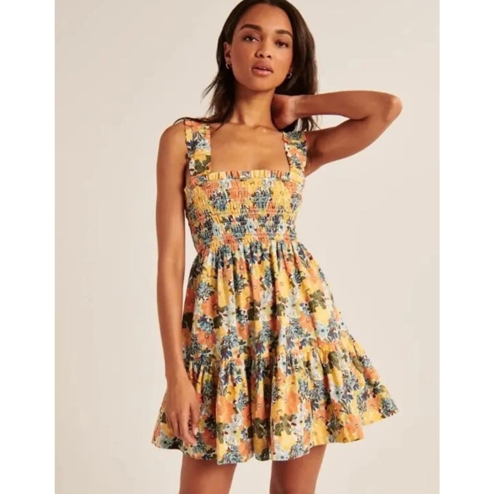 Abercrombie & Fitch Smocked Bodice Mini Dress in Multiflora 29814 Size Medium